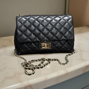 G by Giuliana Black Quilted Shoulder Bag